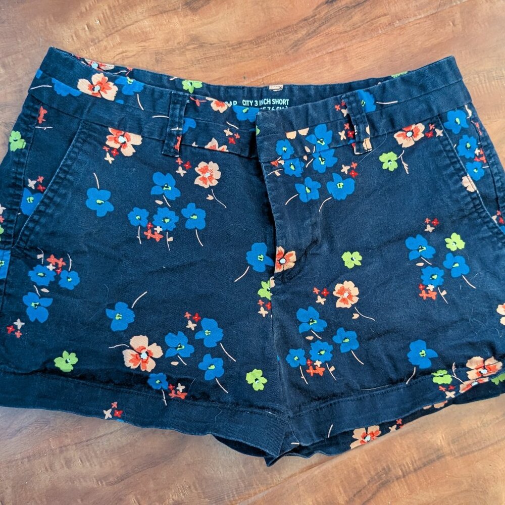 GAP shorts